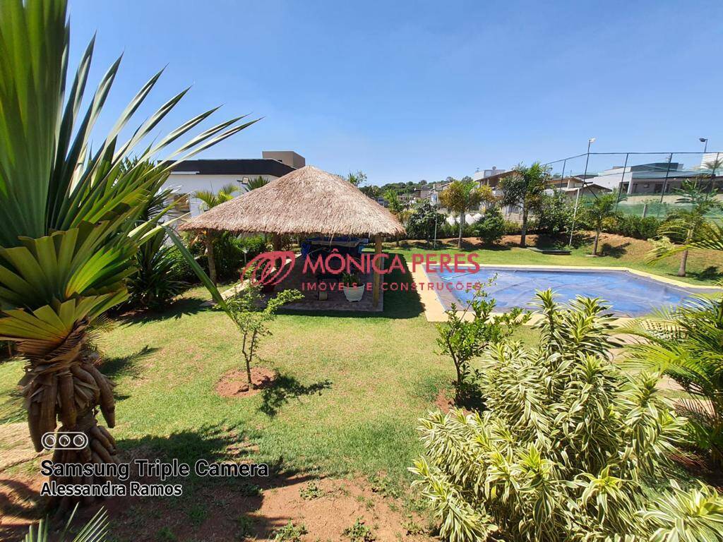 Casa, 4 quartos, 240 m² - Foto 1