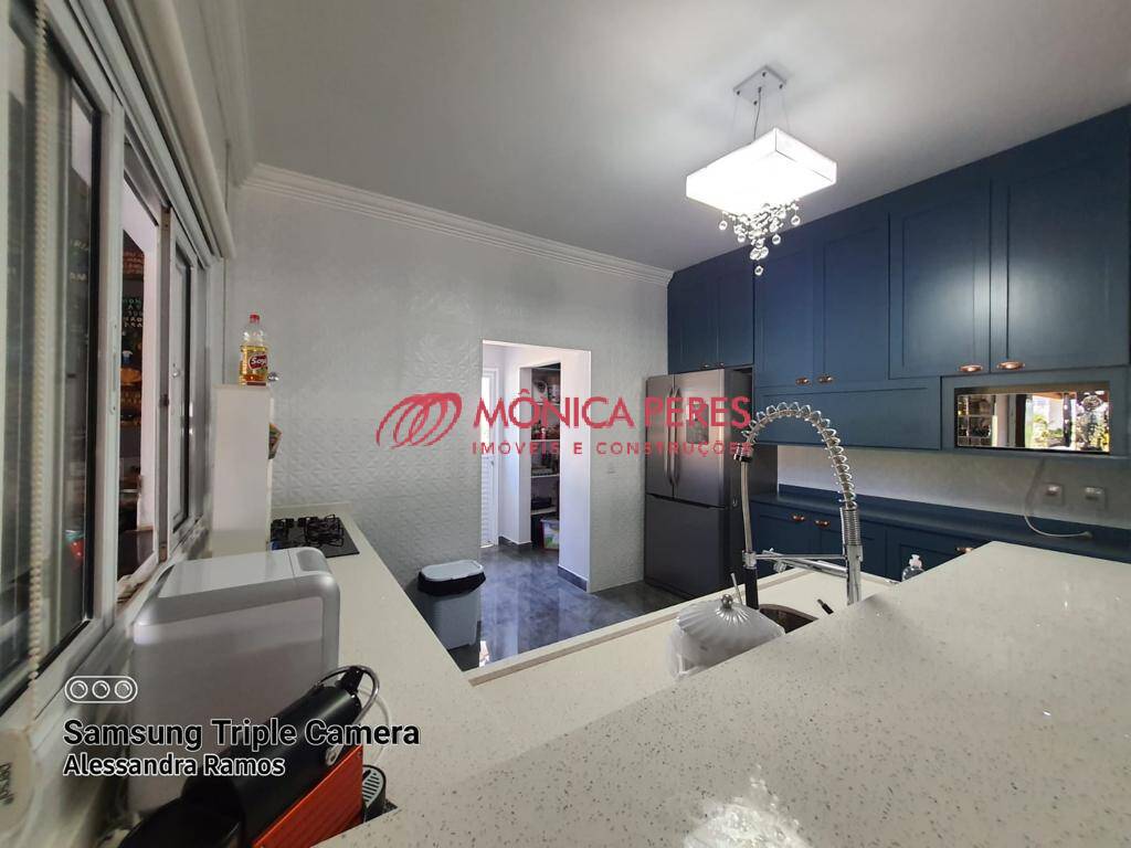 Casa, 4 quartos, 240 m² - Foto 11