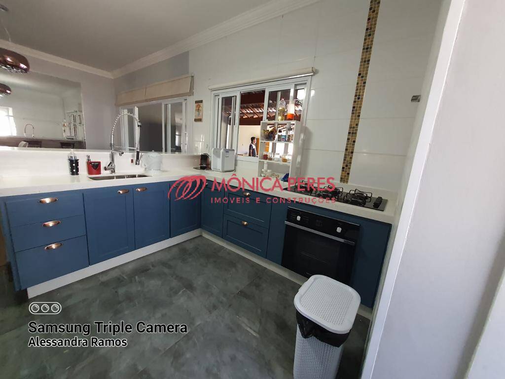 Casa, 4 quartos, 240 m² - Foto 13