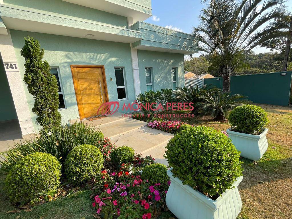 Casa, 4 quartos, 278 m² - Foto 1