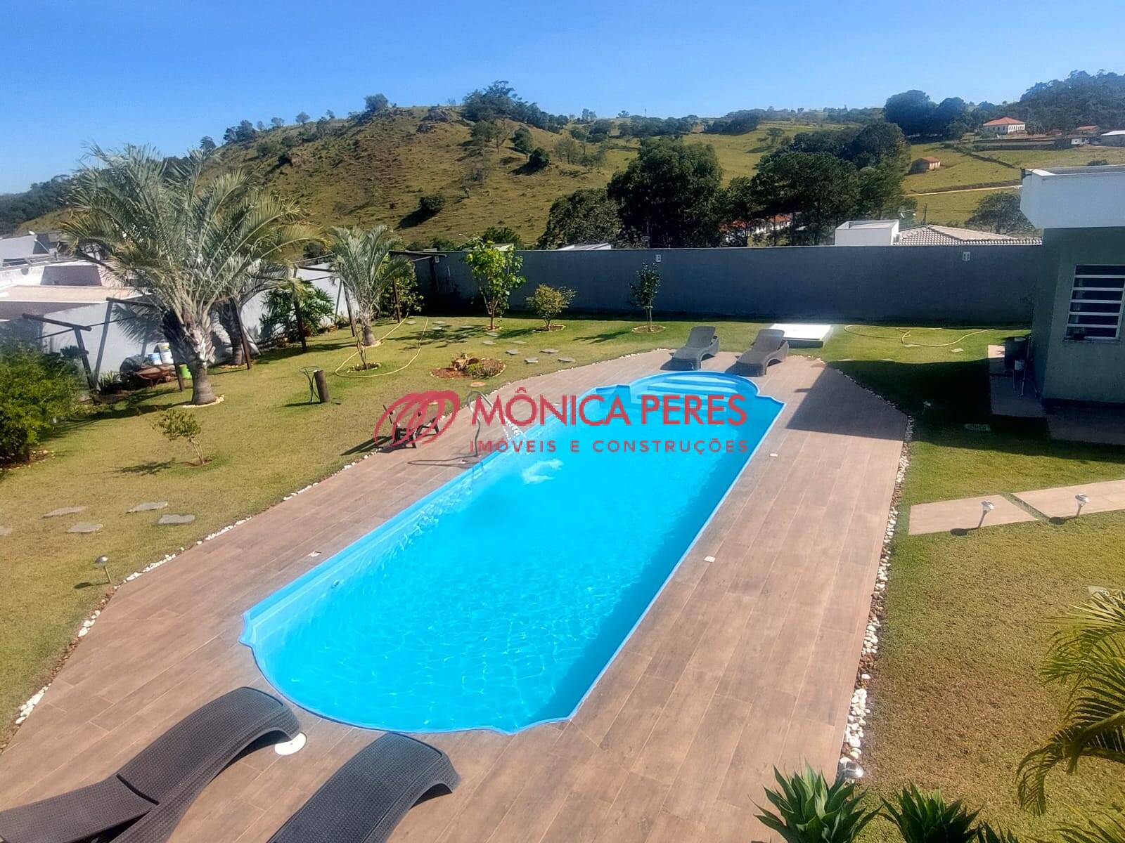 Casa, 4 quartos, 240 m² - Foto 1