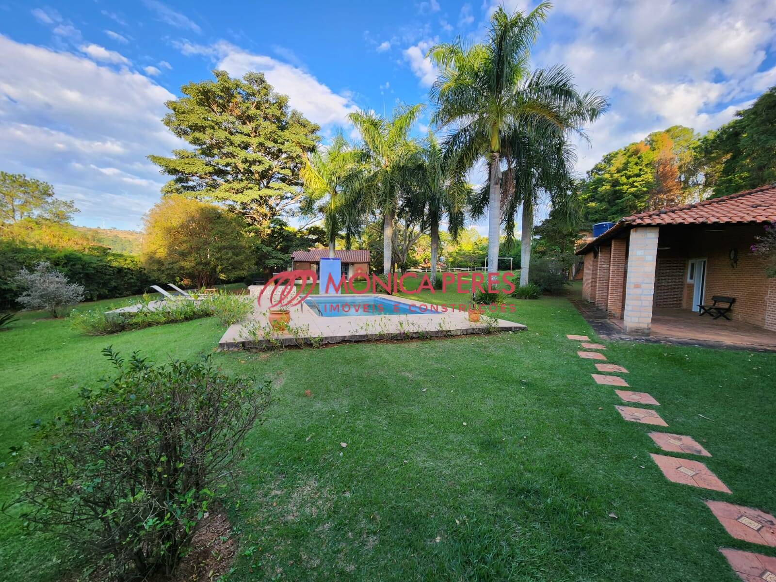 Casa à venda com 6 quartos, 380m² - Foto 5