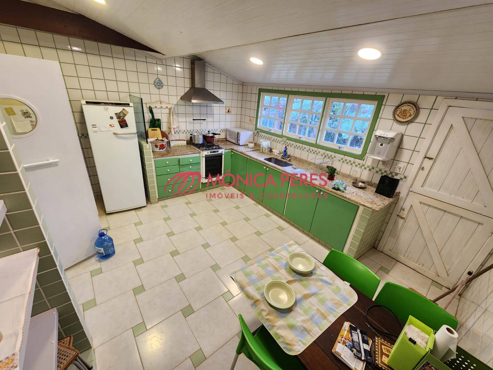 Casa à venda com 6 quartos, 380m² - Foto 30