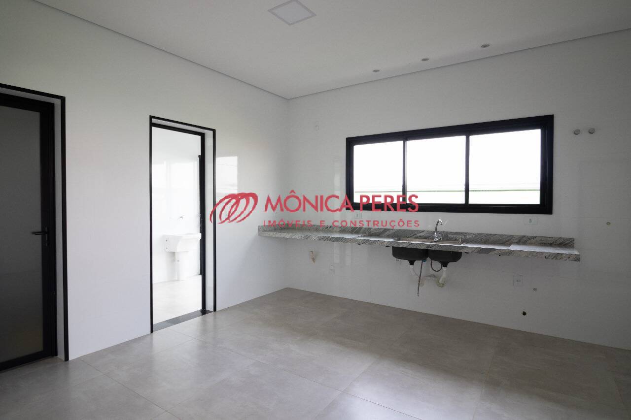 Casa à venda com 4 quartos, 330m² - Foto 5