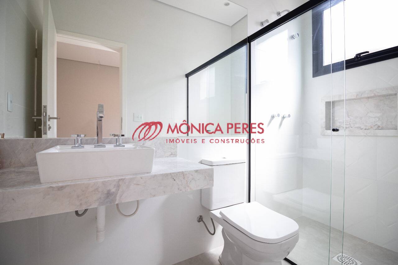 Casa à venda com 4 quartos, 330m² - Foto 3