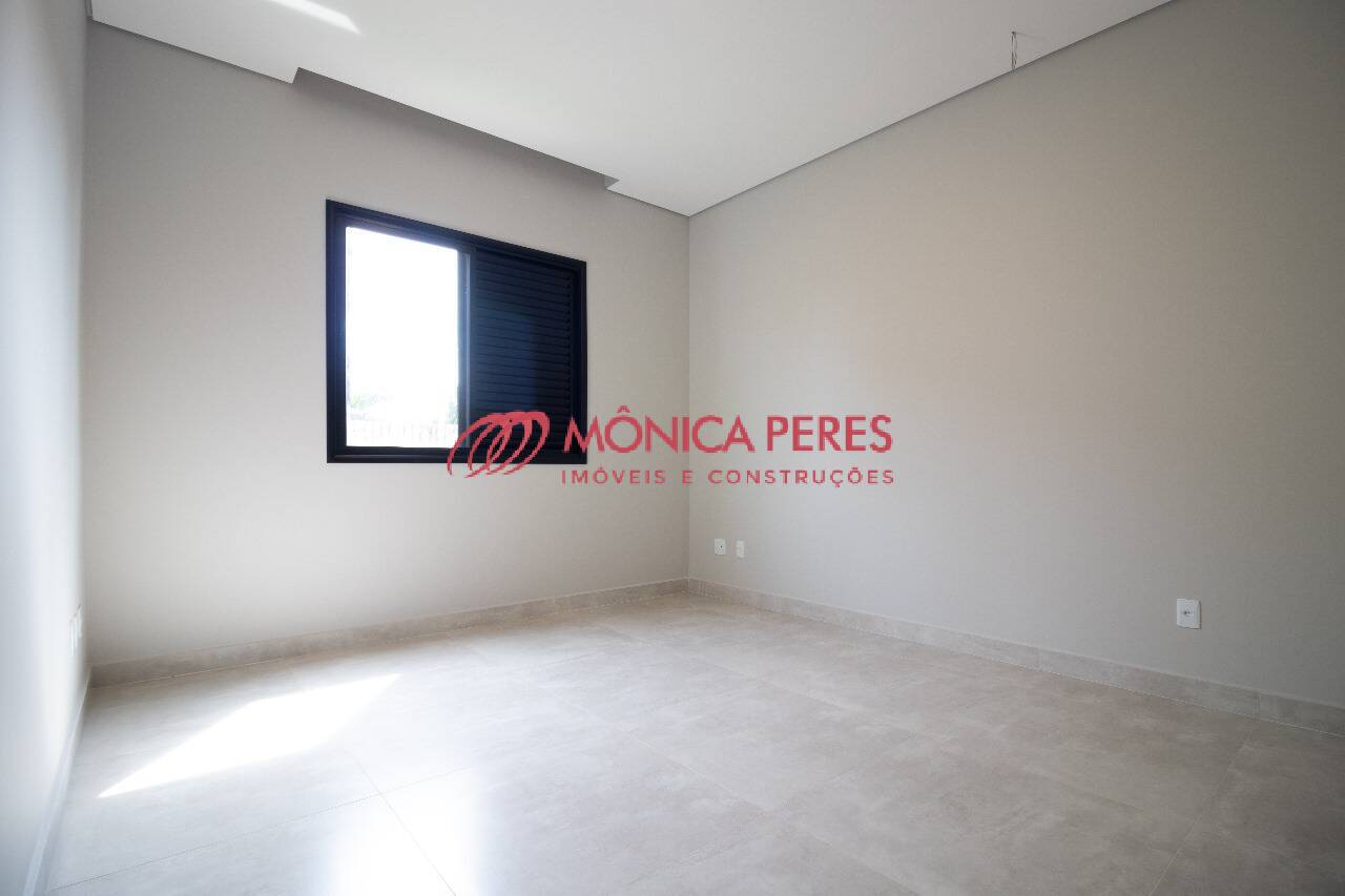 Casa à venda com 4 quartos, 330m² - Foto 13