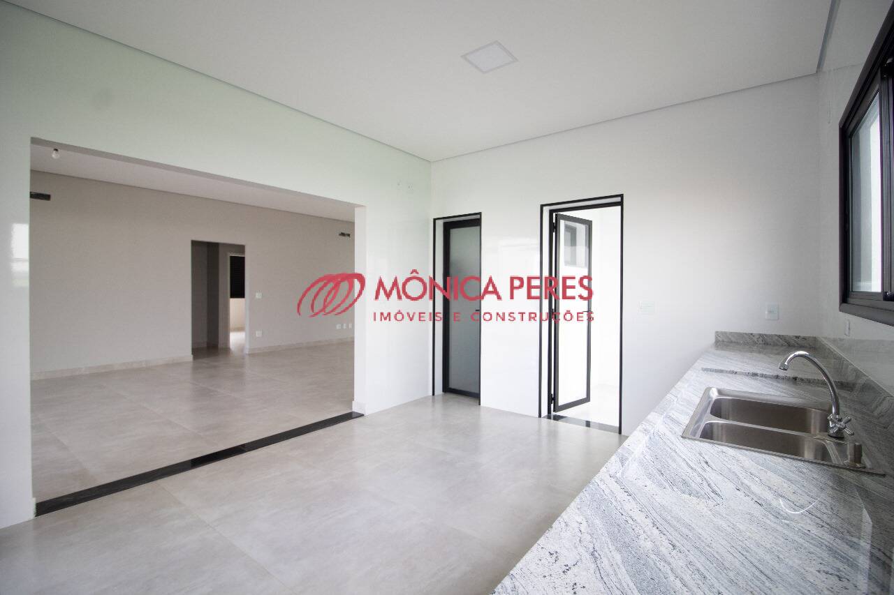 Casa à venda com 4 quartos, 330m² - Foto 28