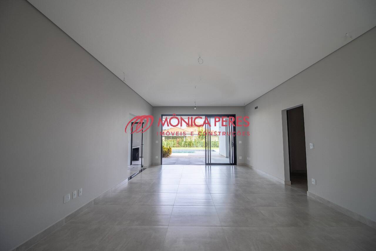 Casa à venda com 4 quartos, 330m² - Foto 26