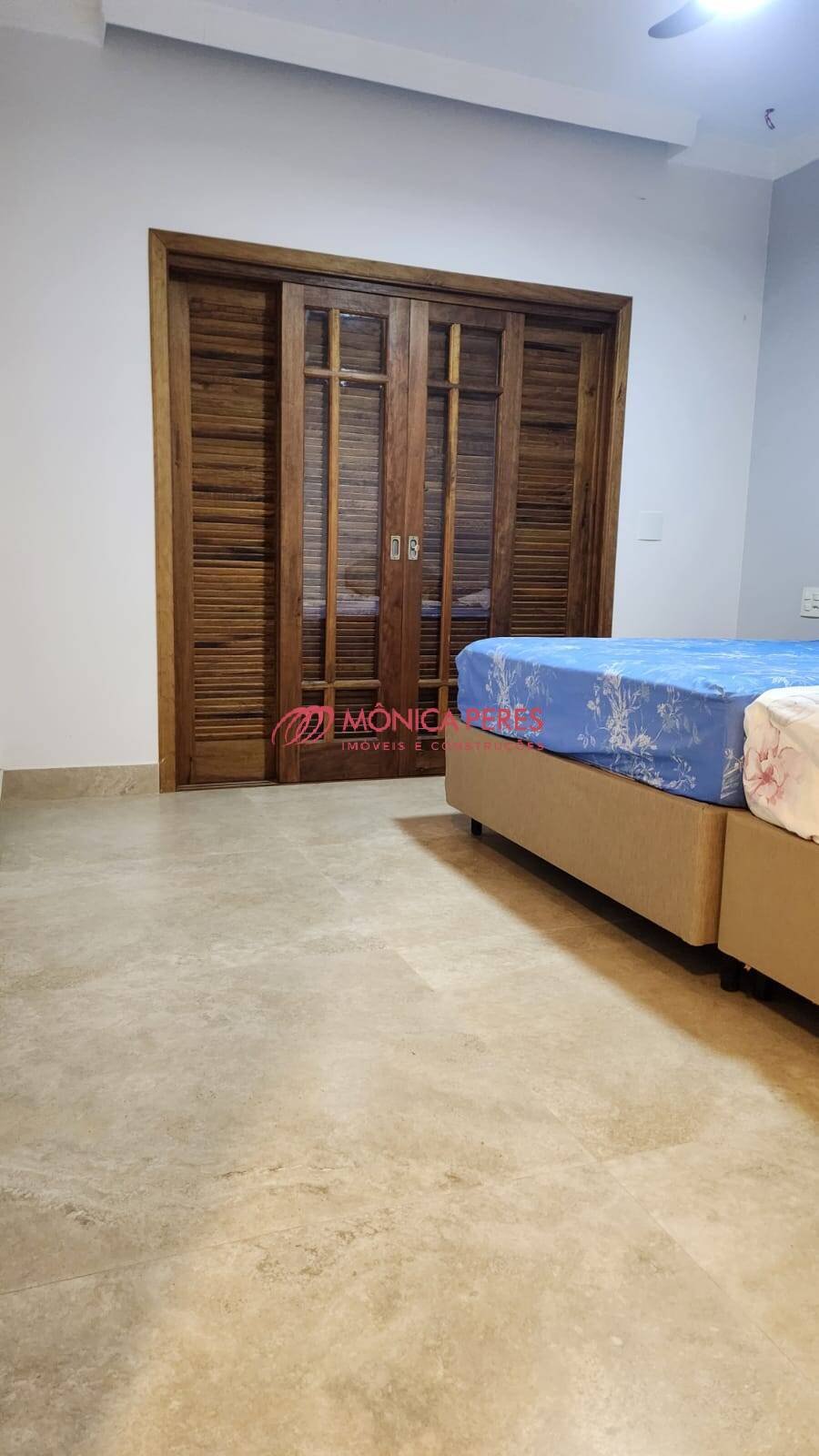 Casa à venda com 3 quartos, 250m² - Foto 4