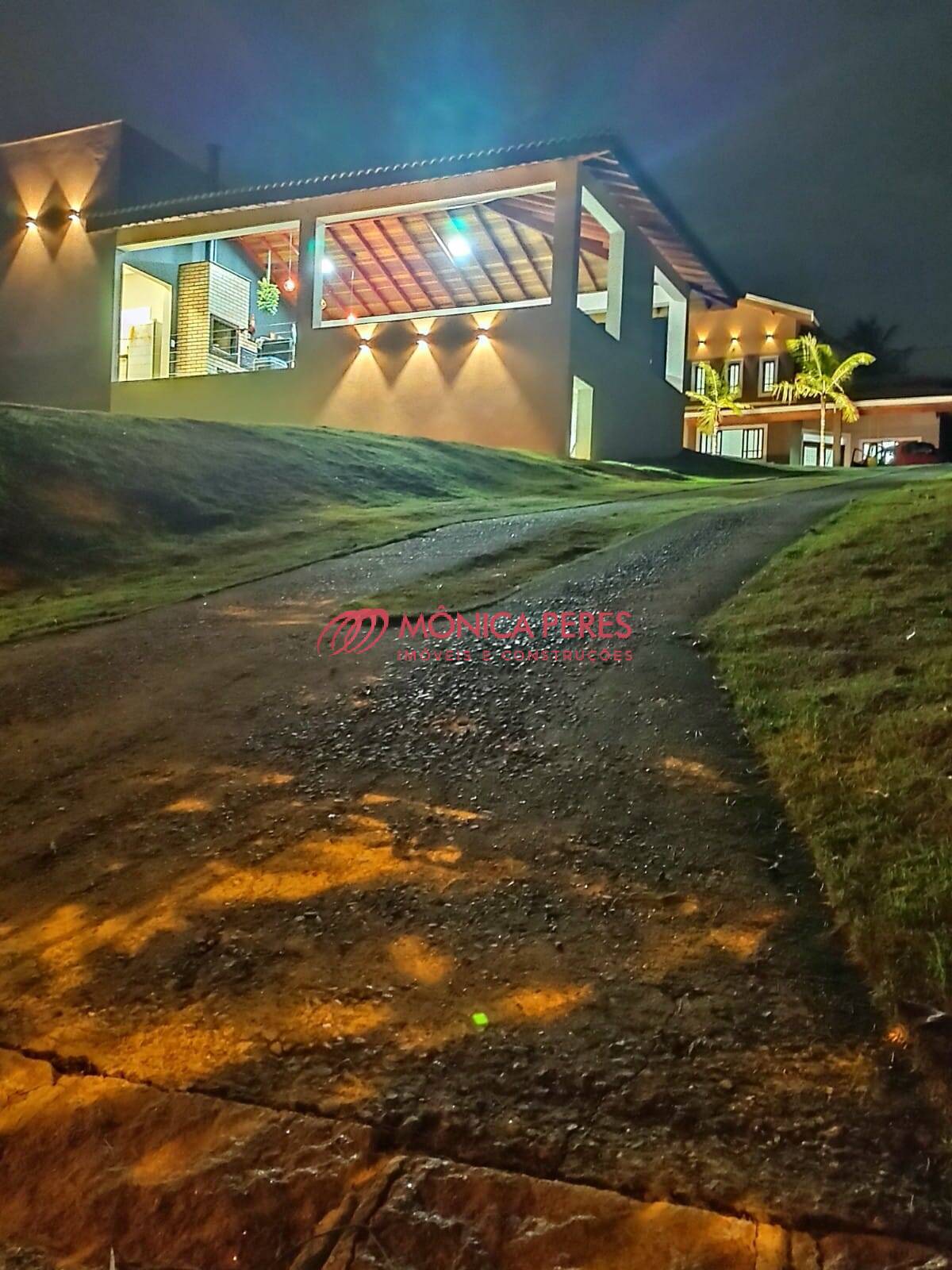Casa à venda com 3 quartos, 250m² - Foto 17