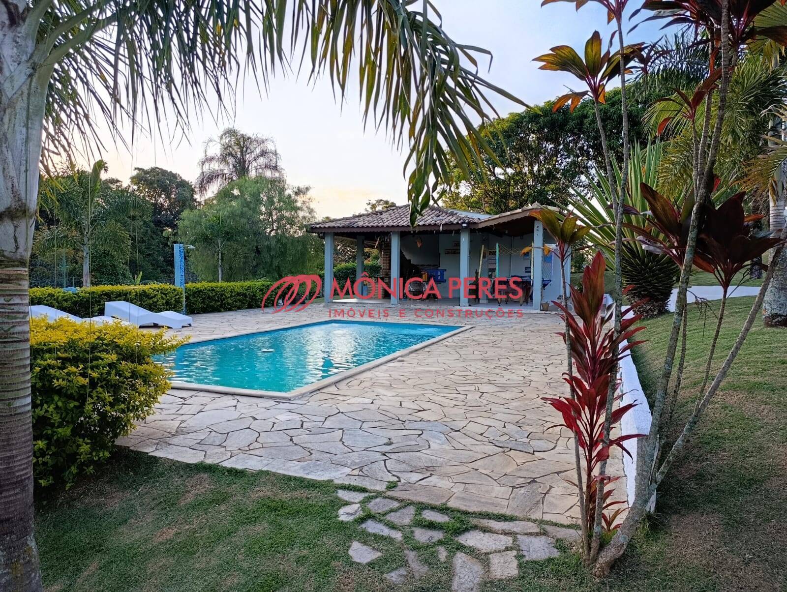 Casa à venda com 3 quartos, 310m² - Foto 5