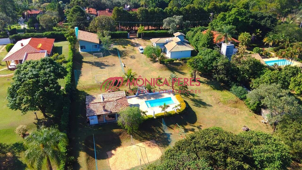 Casa à venda com 3 quartos, 310m² - Foto 1