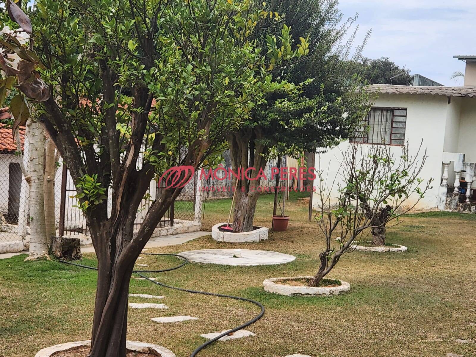 Casa à venda com 2 quartos, 2000m² - Foto 27